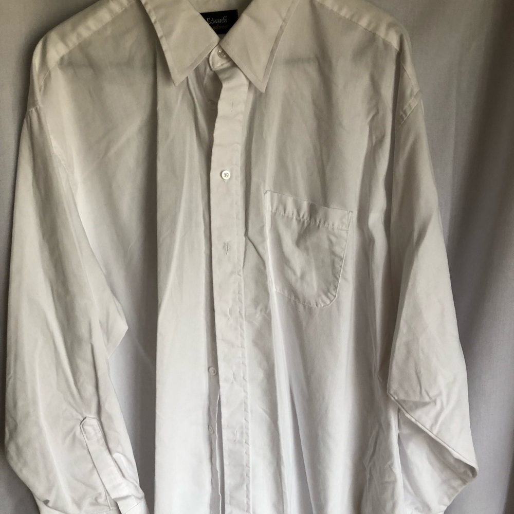 Men’s white dress shirt